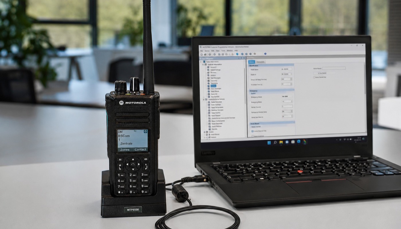 Motorola MTP8500 Handfunkgerät wird von BESCom mit Programmiersoftware konfiguriert